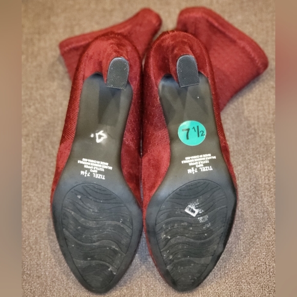 Impo Red Sock Booties - Picture 3 of 5